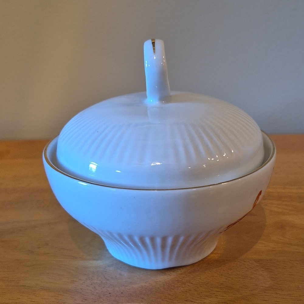 STIPO DOROHOI White Porcelain Floral Lidded Sugar Bowl - Picture 5 of 15